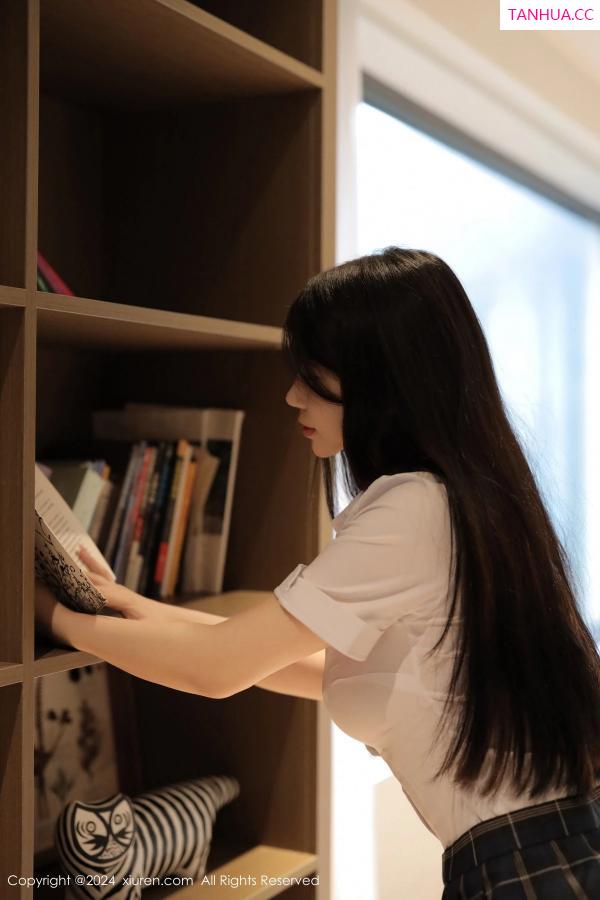   [XiuRen]高清写真图 2024.03.04 No.8173 陈小花 丝袜美腿第5张图片